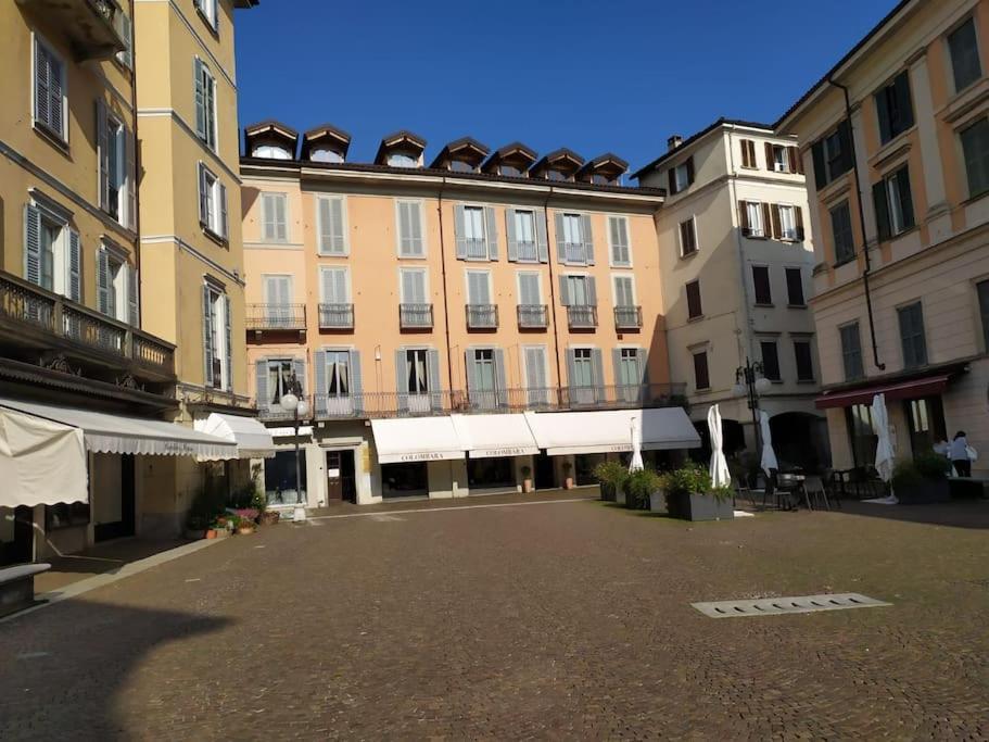 Appartamento Le Rondini Nel Centro Di イントラ エクステリア 写真